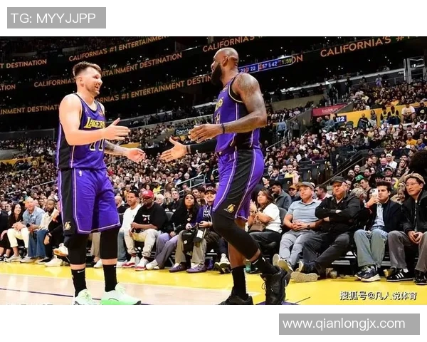 东契奇战旧主砍三双 湖人主场力克独行侠