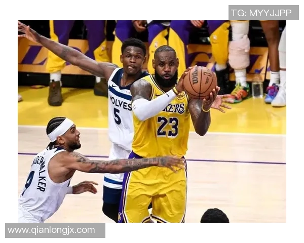 湖人主场战胜森林狼