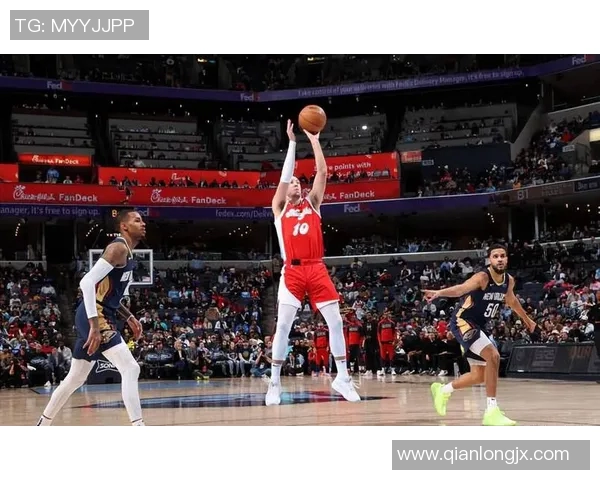 状态火热！比尔半场9中6得到12分2篮板1封盖