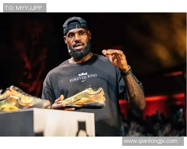 避开早高峰!詹姆斯晒凌晨开车自拍 车内播放劲爆音乐 避开早高峰!詹姆斯晒凌晨开车自拍 车内播放劲爆音乐